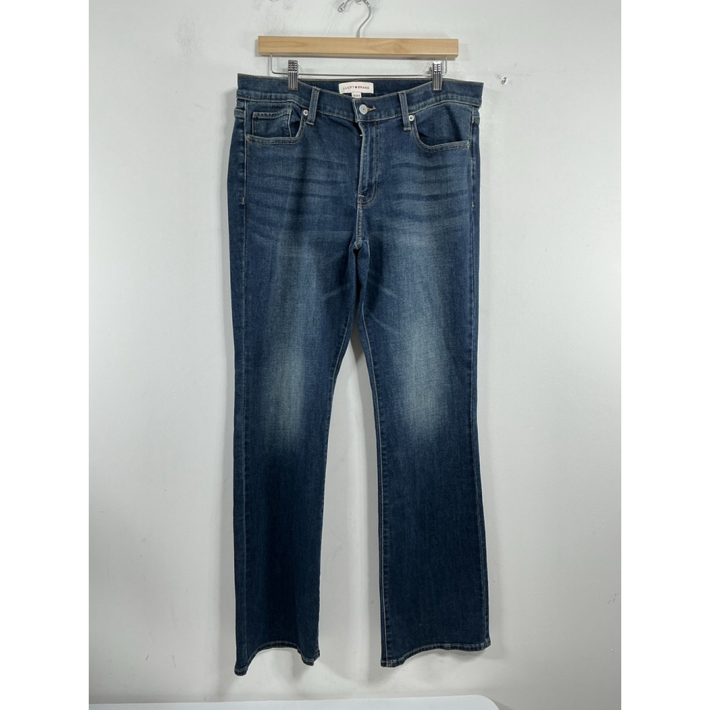 Woman’s Excellent Cond. Lucky Brand Sweet Mid rise Boot Cut Blue Jeans 14/32